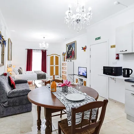 Nobilis Boutique Living Πανσιόν Σλιέμα